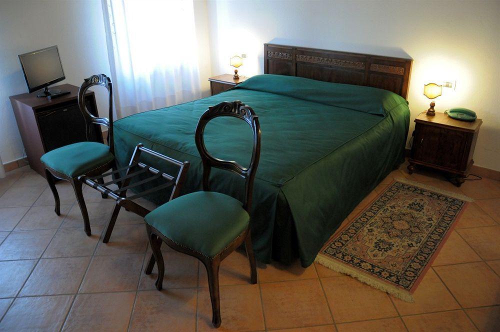 Agriturismo-R&B Corte Dei Gioghi Ferrara Bagian luar foto