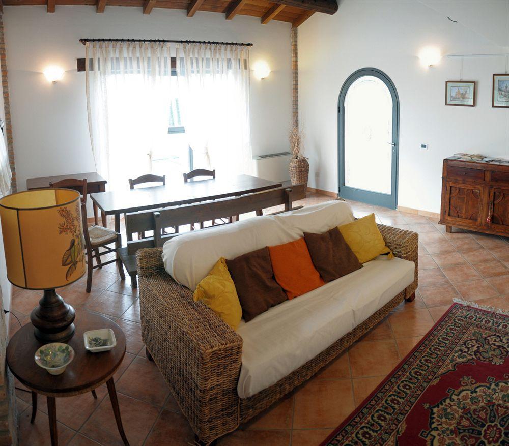 Agriturismo-R&B Corte Dei Gioghi Ferrara Bagian luar foto