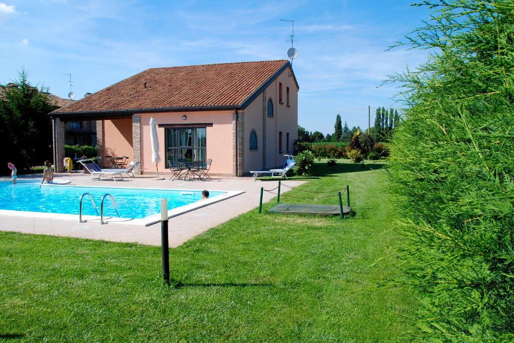 Agriturismo-R&B Corte Dei Gioghi Ferrara Bagian luar foto