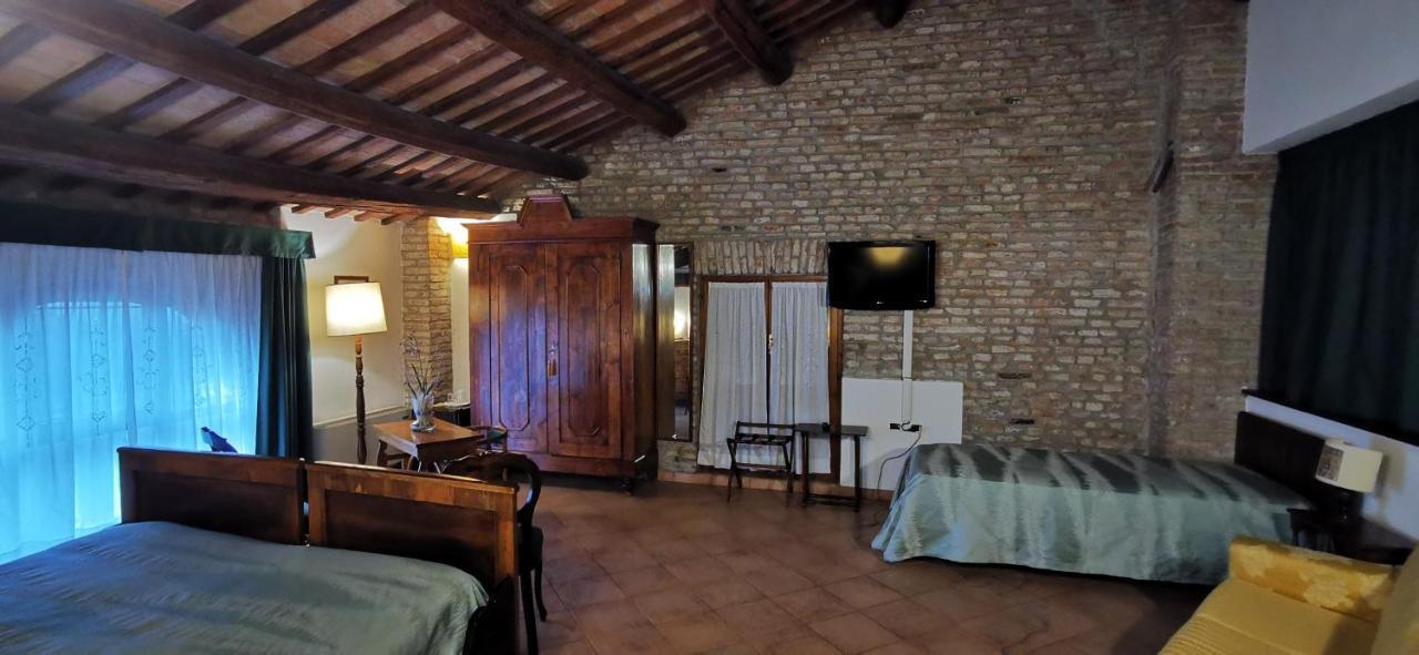 Agriturismo-R&B Corte Dei Gioghi Ferrara Bagian luar foto